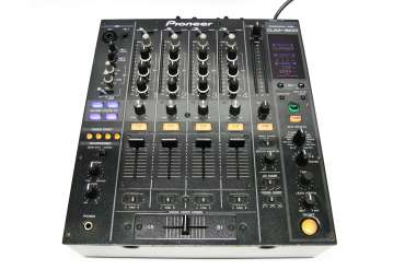Ди-джейский микшерный пульт Pioneer DJM-800